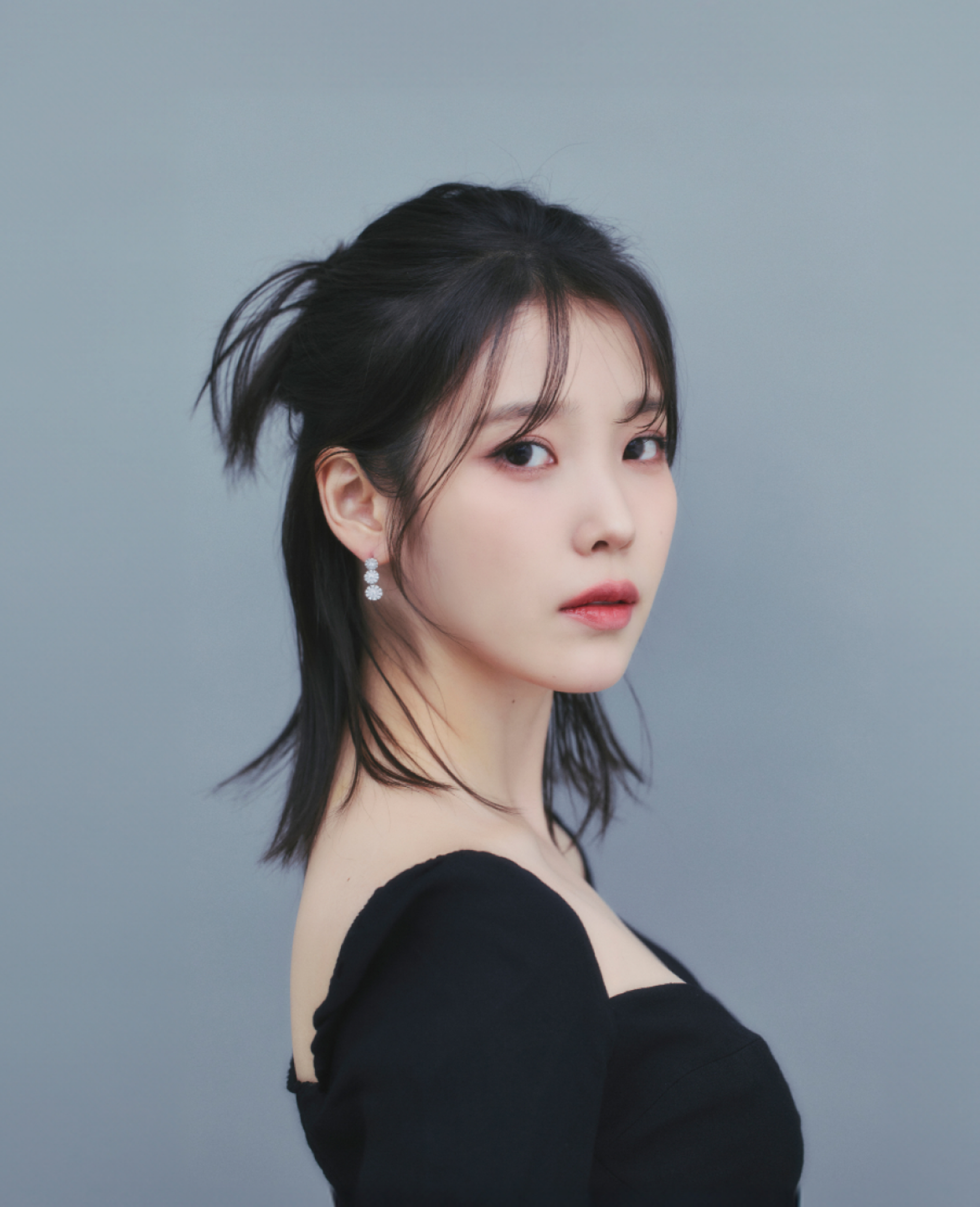 IU