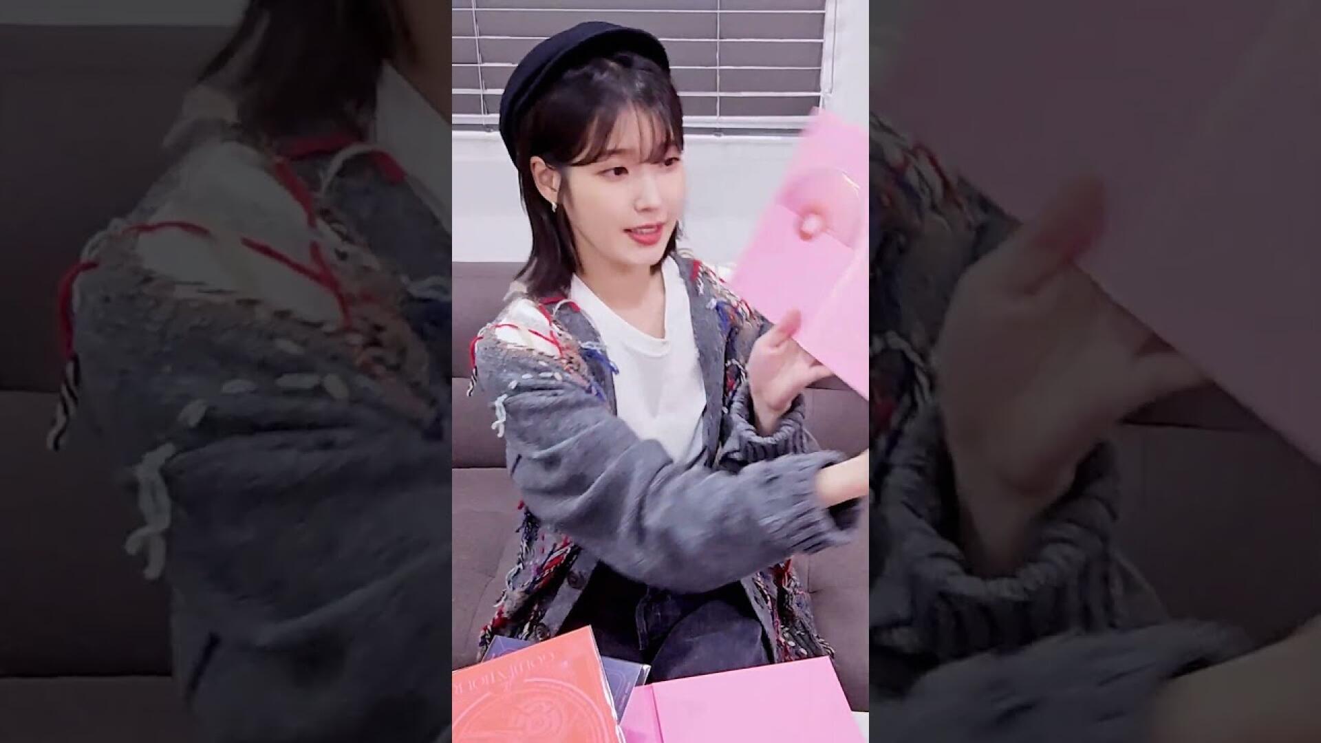 [IU] 2022 IU CONCERT 'THE GOLDEN HOUR' UNBOXING - DVD ver.