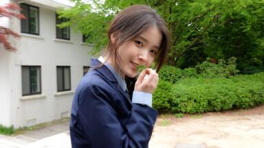 [IU TV] 교복 징니? 한 번 보고 두 번 보고 자꾸만 보고 싶네?👀